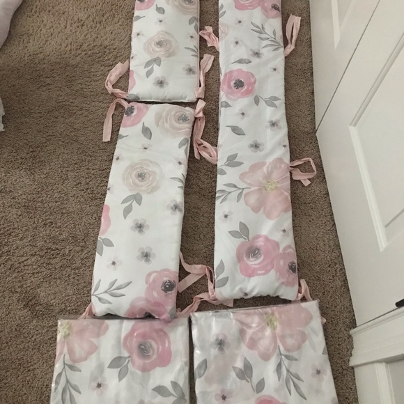 sweet jojo Other Preowned Sweet Jojo Baby Bumpers Blush Floral